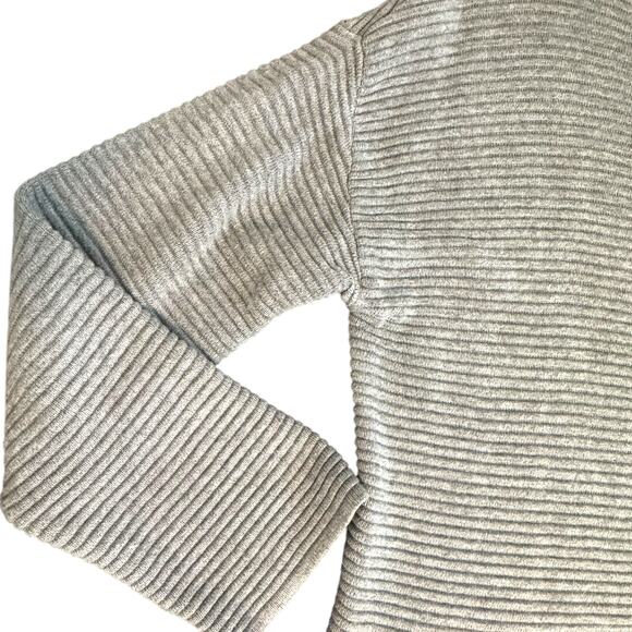 H&M Basic Textured Mock Turtleneck Sweater - Picture 5 of 9